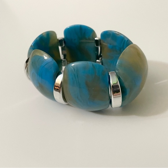 Vintage Blue Swirl Silver Tone Wide Lucite Stretch Bracelet - Picture 13 of 16